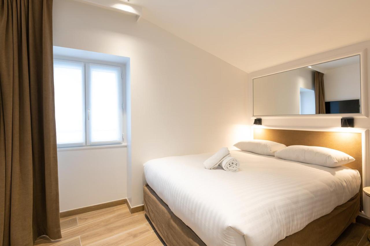 Hotel Au Coeur De Republique Paris Dış mekan fotoğraf