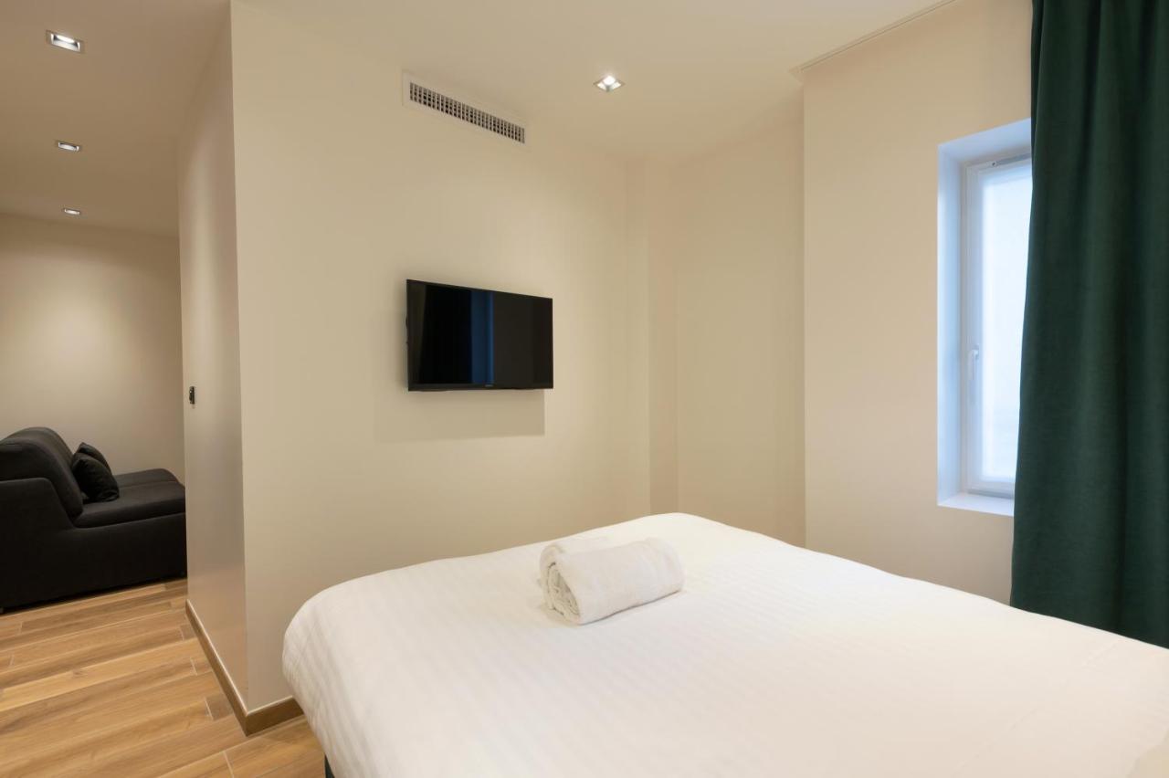 Hotel Au Coeur De Republique Paris Dış mekan fotoğraf